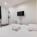 Studio fonctionnel hopital bichat - paris 18 - 2P