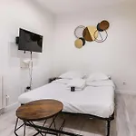 Studio fonctionnel hopital bichat - paris 18 - 2P